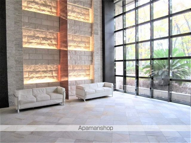 S−RESIDENCE福島LUXEの玄関写真