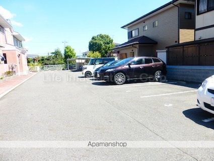 アビテＫ[3DK/57.16m2]の駐車場1