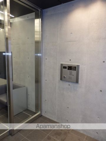 ZOOM渋谷富ヶ谷の玄関写真