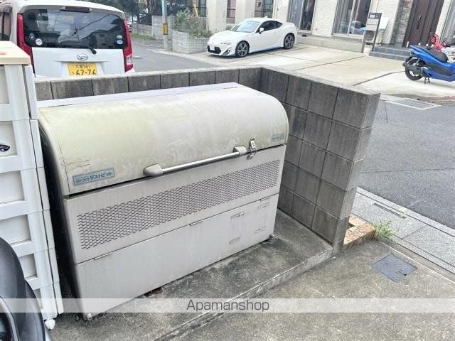 フィカーサ八王子の玄関写真