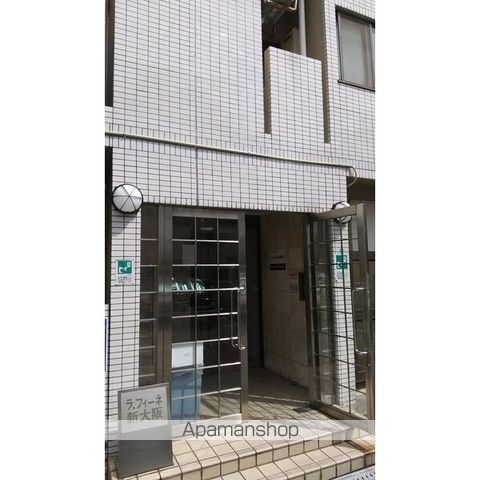 ラフィーネ新大阪の玄関写真