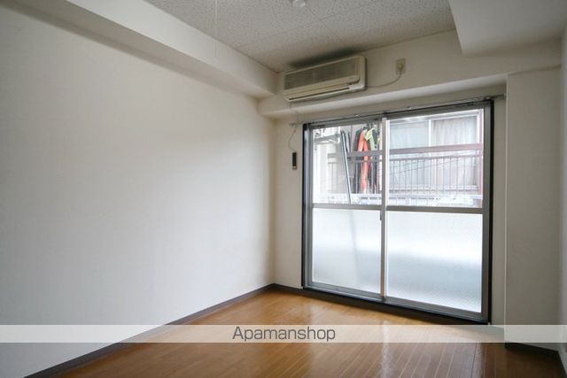 シャーツ石橋の内装写真