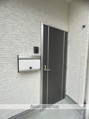 スパシーバ江波南の玄関写真