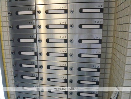 ロイヤルパレス市川[1LDK/45.74m2]の外観3