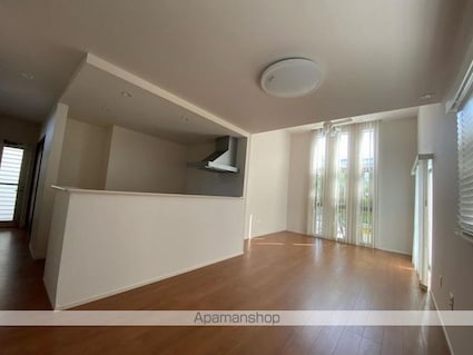 松縄町一戸建（Ｉ様邸）[5LDK/115.92m2]の内装2