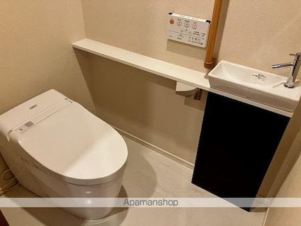 ＧＬＯＢＡＬ　ＦＲＯＮＴ　ＴＯＷＥＲ[3LDK/78.18m2]のトイレ