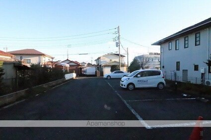 レオパレスエル・ビエント[1K/19.87m2]の駐車場2