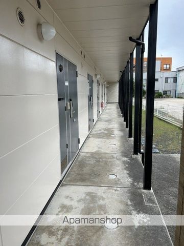 レオパレスハクスイの玄関写真