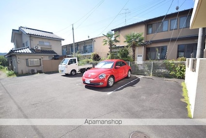 ピュールブラン[1R/23.3m2]の駐車場