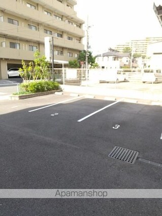 アーバンシャトー千葉[2K/38.7m2]の駐車場