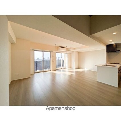 東京都新宿区西新宿８丁目[2LDK/91.75m2]のリビング・居間
