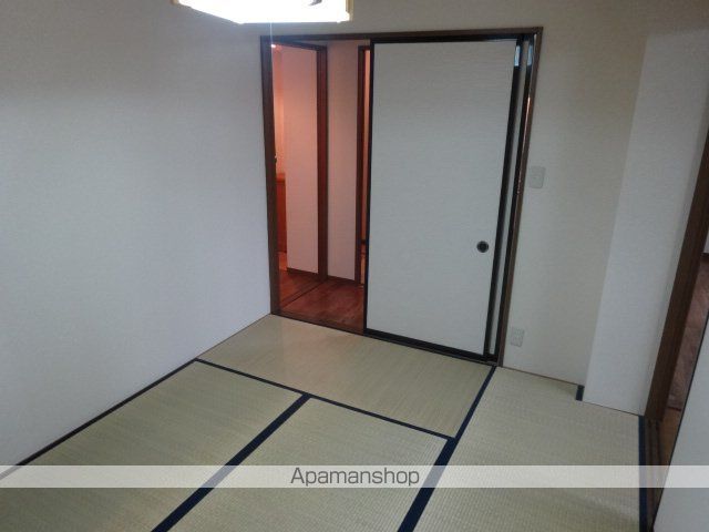 SURPLUSルージュの内装写真