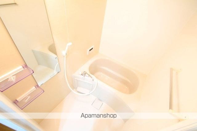 ロイヤルクイーンズパーク吹田片山町の内装写真