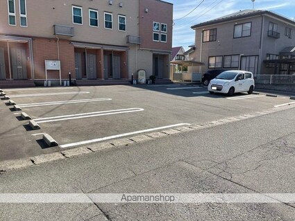シャイン　コート[1R/36.28m2]の駐車場1