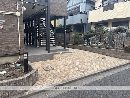 レオパレスカメリア[1K/22.35m2]のエントランス