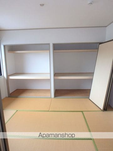 ファミール小春の里 B棟の内装写真