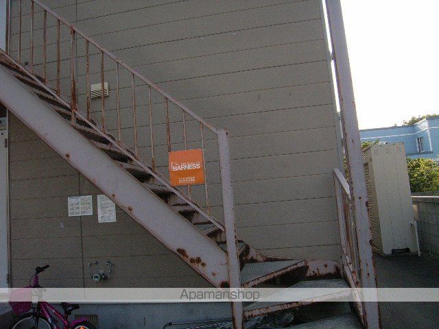 クリスタル・Fの玄関写真
