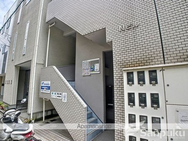 Nビルの玄関写真