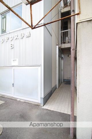 レジデンス伊島Bの玄関写真