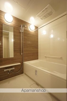 ロイヤルパークスＥＲ万代[2LDK/64.72m2]のバス