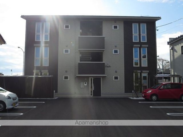 金沢市 3階建 築12年の外観写真