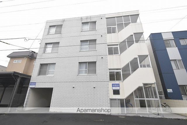 ビッグバーンズマンション南郷IIの外観写真