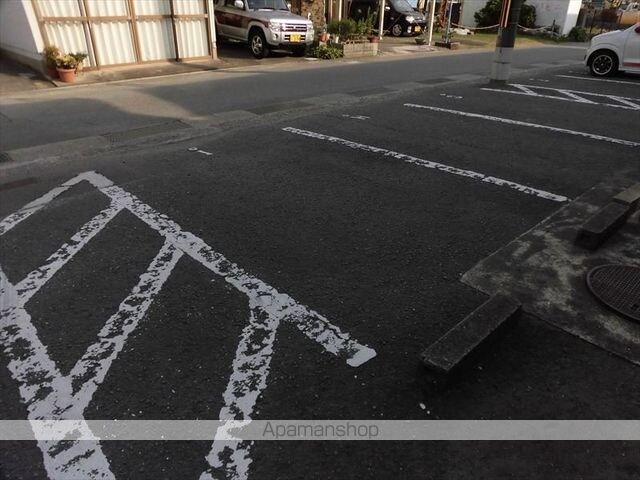 栄谷ハイツⅢ[1K/19.8m2]の駐車場