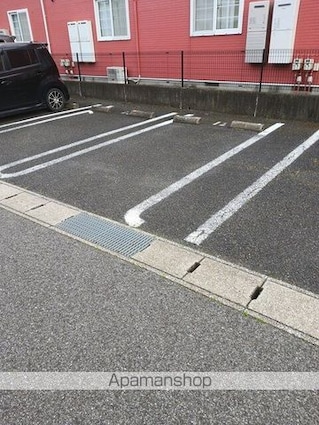 アヴニールⅩⅢ[2LDK/58.86m2]の駐車場