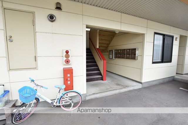 アールズコートの玄関写真