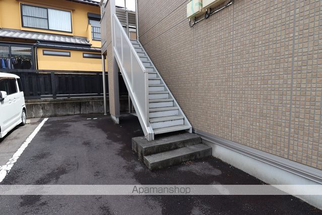 エルメゾンネクスト石坂の玄関写真