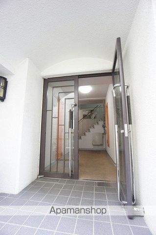 KIND安東の玄関写真