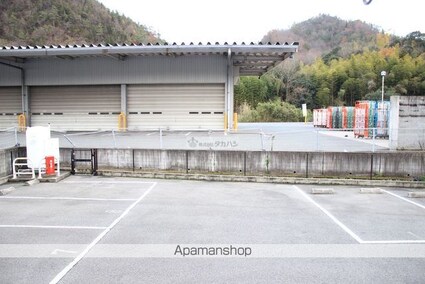 パークコート三成Ａ[1K/32.65m2]の駐車場2