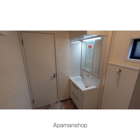 パインズガレージの内装写真