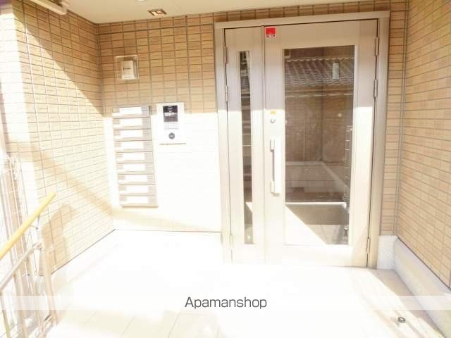 エルスール江坂の玄関写真