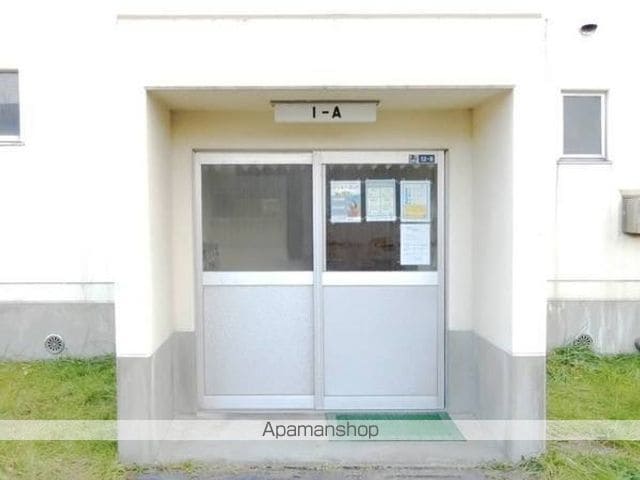 ビレッジハウス勝平2号棟の玄関写真