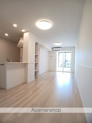 ラ・カーサ　フェリーチェ[1LDK/50.05m2]のリビング・居間