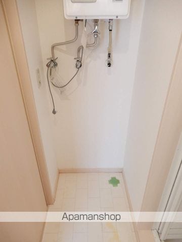 LEE SPACE 元町の内装写真