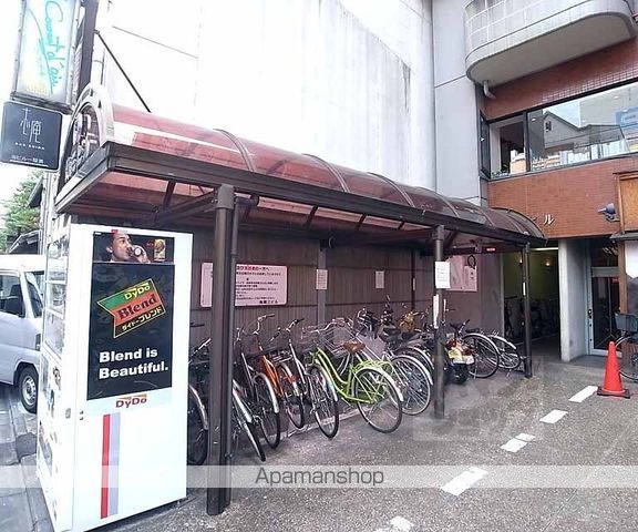 プリオール烏丸三条の外観写真