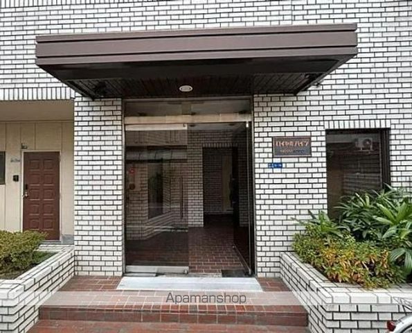 ロイヤルハイツMIYAMOTOの玄関写真