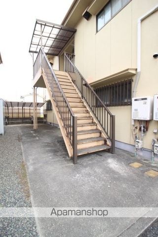 リバーサイドカワノBの玄関写真