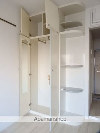 ピアニシオン　ブローニュ　クレスト[1R/14.14m2]の収納