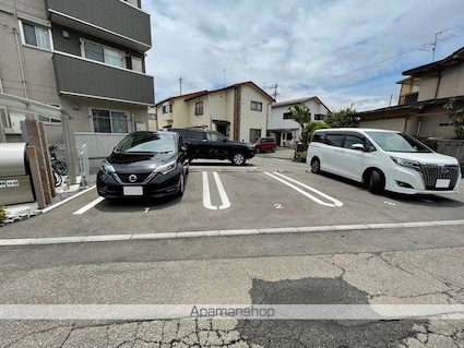 ライトグリーン鶴賀[1K/33.72m2]の駐車場