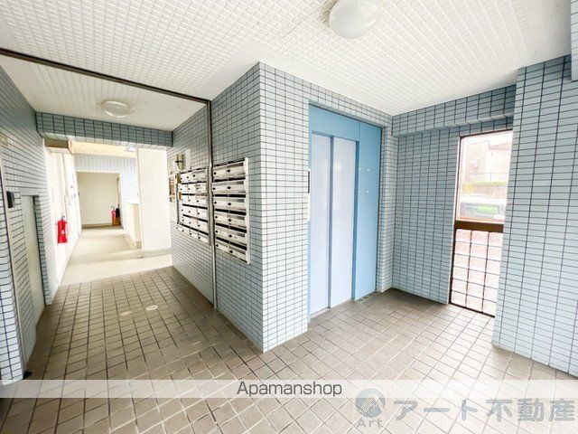 グランドハイム森松の玄関写真