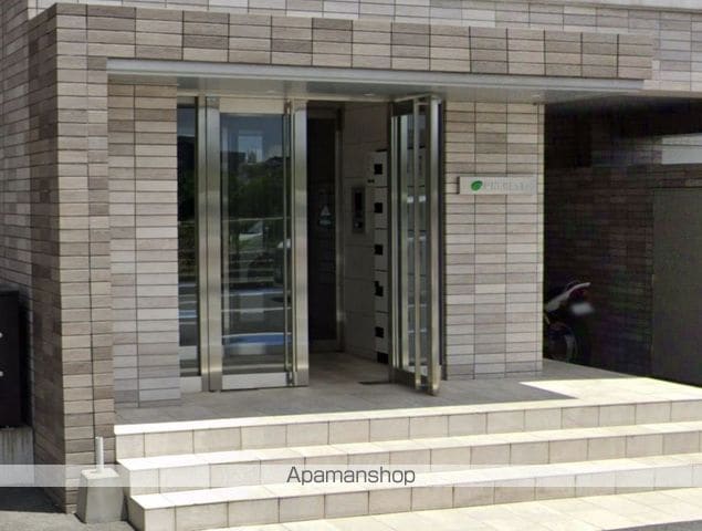 エンクレスト新屋敷の玄関写真