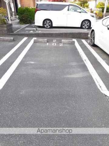 フォレストヒルズ2号館の外観写真