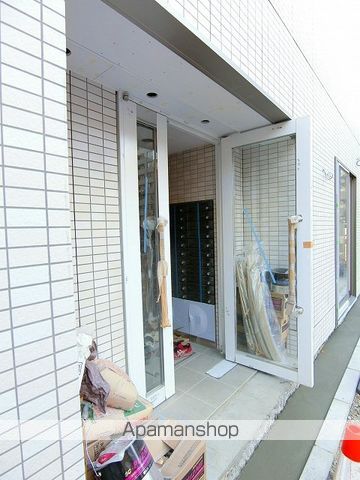 レガーロ関内の玄関写真