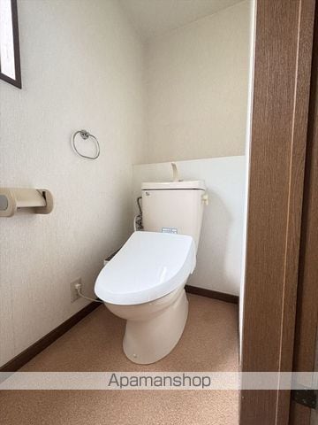 名張市 2階建 築30年の内装写真