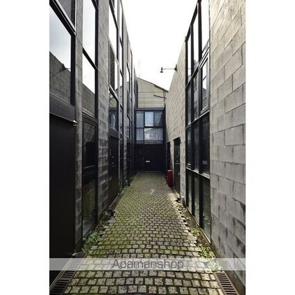 石双居[1DK/28.18m2]のエントランス1