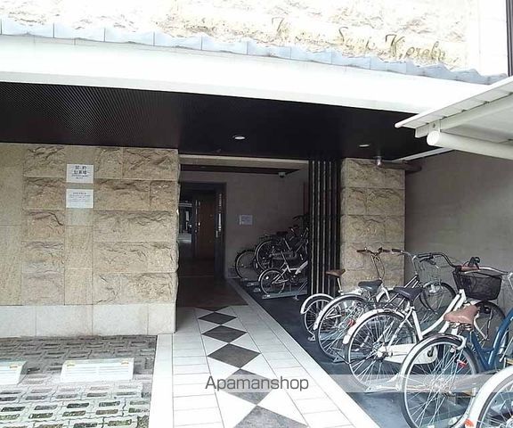 プレサンス京都三条響洛の玄関写真