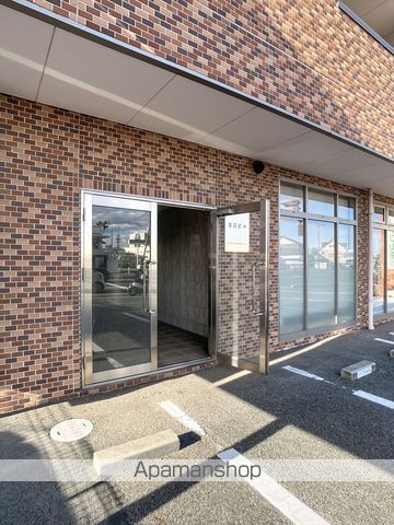 青江ビルの玄関写真